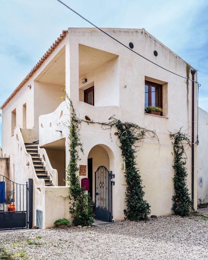 Domo Mea Terra E Domo Mea Chelu - Comfort Nel Centro Storico Di Orosei Exterior foto